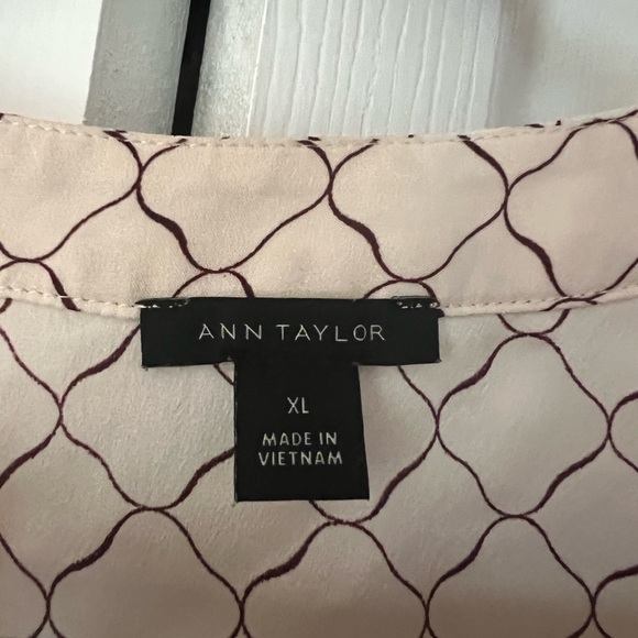 Lot of 3 Ann Taylor Work Blouses, Crème, Black Print and Green Size XL - Picture 2 of 14